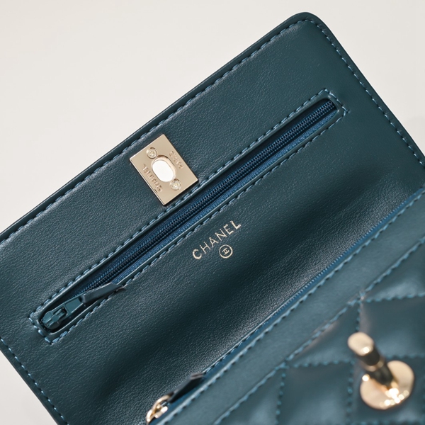 シャネルバッグ着用イメージ